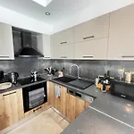 Blue Island Apartment *
