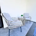 Blue Island Apartment *