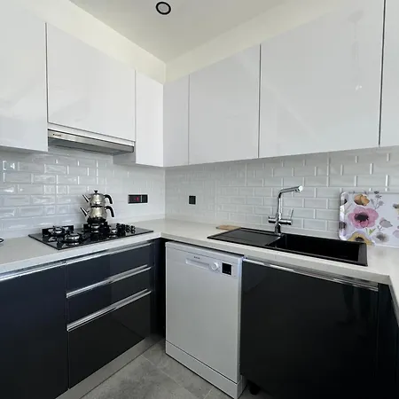 Blue Island Apartment *