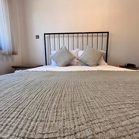 Blue Island Apartment
