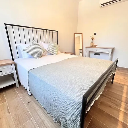 Apartment Blue Island