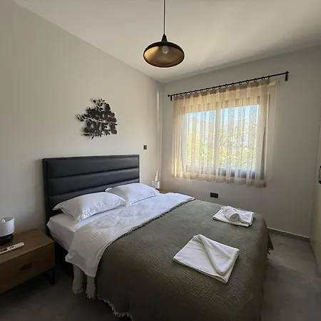 Blue Island Apartment *